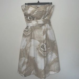 White House Black Market floral dress with pockets size small, 4